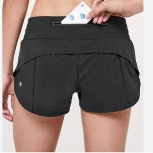 lululemon Black Medium Rise Speed Up Shorts 4” Size 8